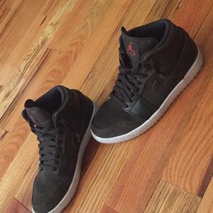 Air Jordan high top sneakers MEN size 8/Women’s 10